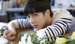 刘昊然爆料自己小号视频,揭秘明星私下生活点滴